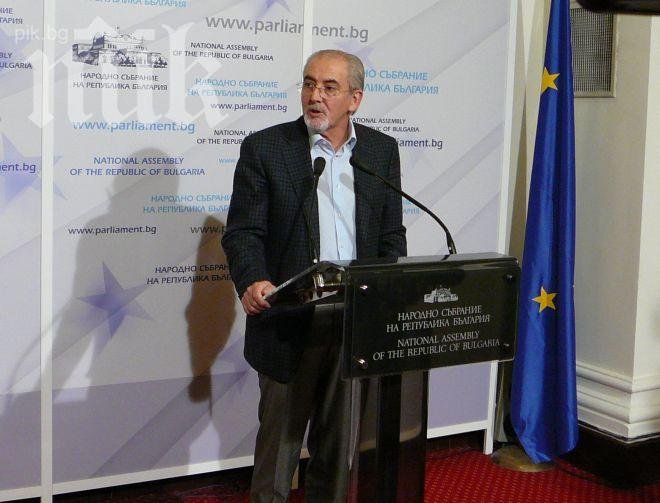 Местан: Докладът на ЕК е негативен, но обективен. И кабинетът Орешарски е виновен за оценката