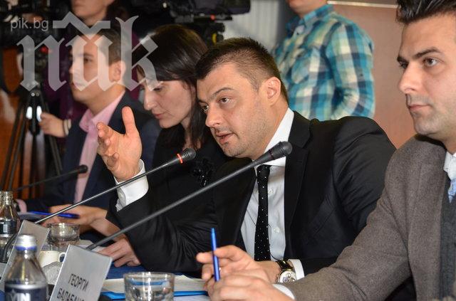 Бареков пред ПИК: Няма да рекетирам бизнеса като Плевнелиев, Първанов и Борисов! Ще работя за вдигане на заплатите!