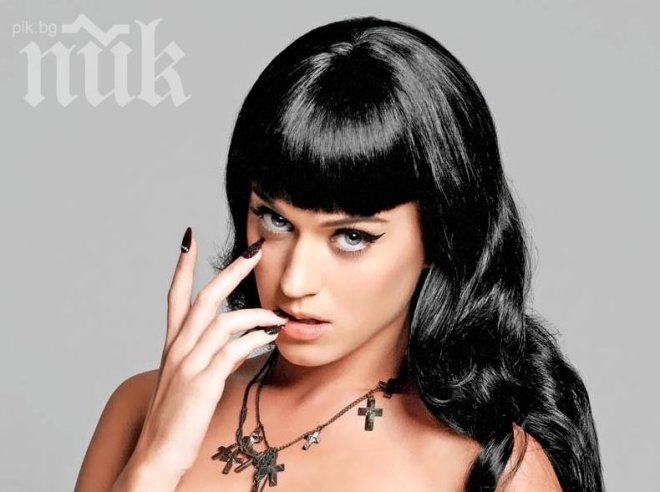 Кейти Пери се интересува от мнението на Барак Обама за извънземните