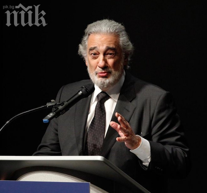 Пласидо Доминго цяла седмица в София с жена си
