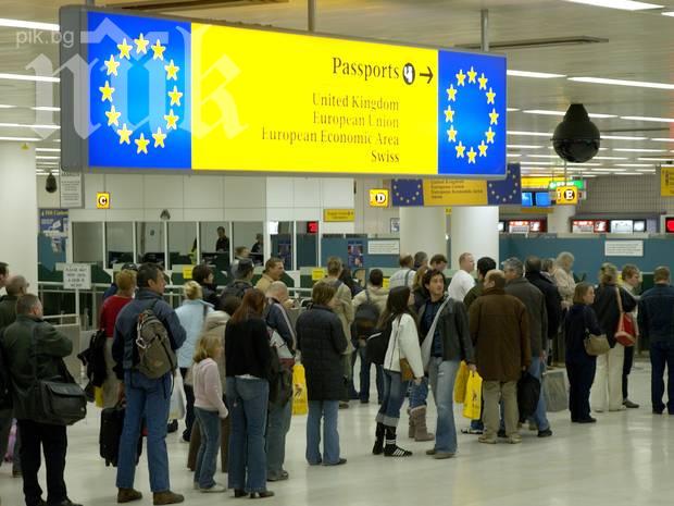 Българите и румънците на Острова по-добре на пазара на труда от местните