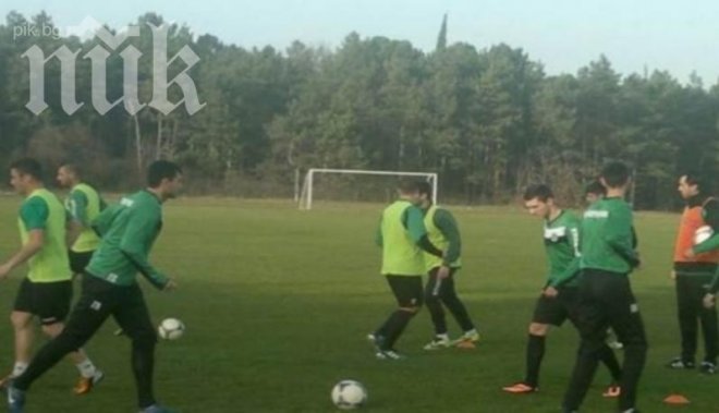 „Нефтохимик” без юноши заради безпаричие
