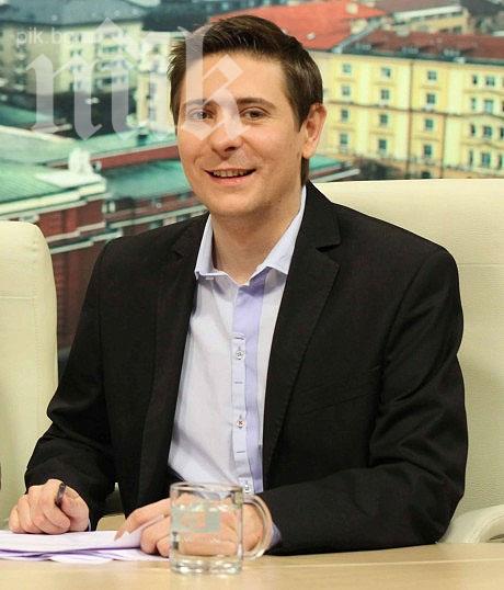 Скандал в Нова! Виктор Николаев пипна херпес от колежка!