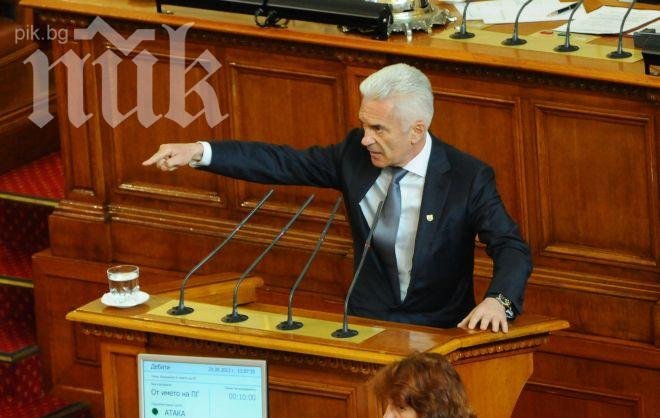 Беновска вбеси Сидеров! Той я обвини, че се заяжда с него и защитава Бойко Борисов