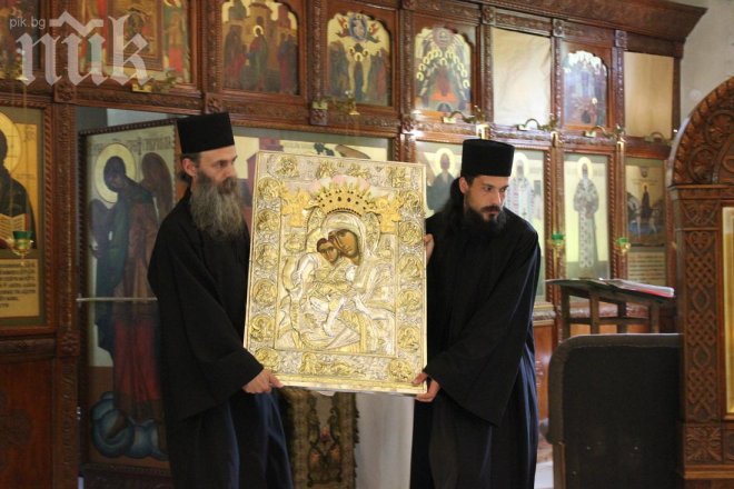 Вижте къде са най-лековитите чудотворни икони в България!
