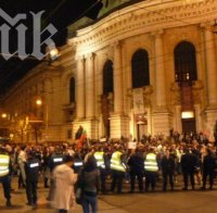 Продължава окупацията на Алма Матер