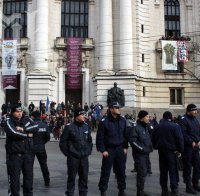 Напрежението около Ректората се повиши