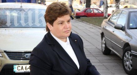 доклада личи вече една умора смята меглена тачева