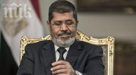 президентът мохамед морси изправя съда