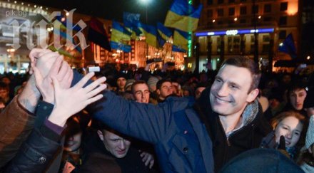 виталий кличко оставката правителството достатъчна янукович върви