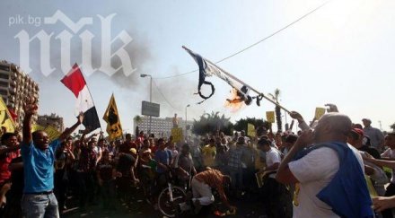 десетки загинали бомбени атентати сблъсъци египет