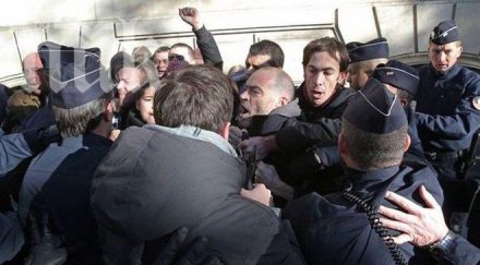 десетки хиляди протестираха париж оланд тежки сблъсъци полицията