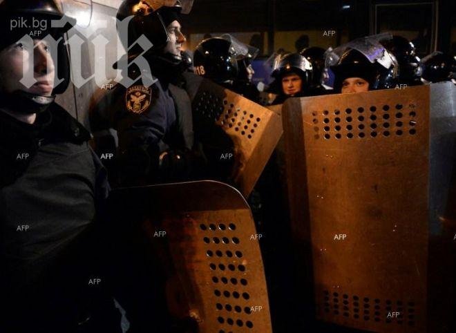 Протестиращите в Украйна превзели правосъдното министерство, за да се стоплят