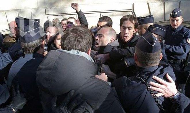 Десетки хиляди протестираха в Париж срещу Оланд, тежки сблъсъци с полицията