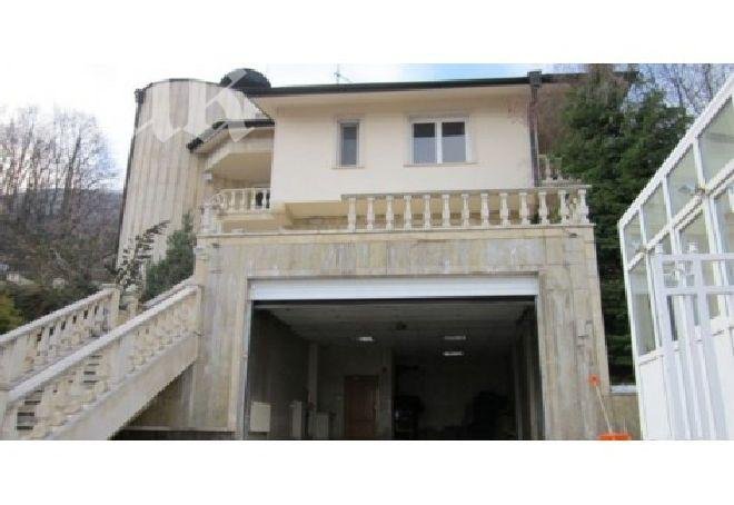 Публичен търг за къща на Наско Сираков (снимка)