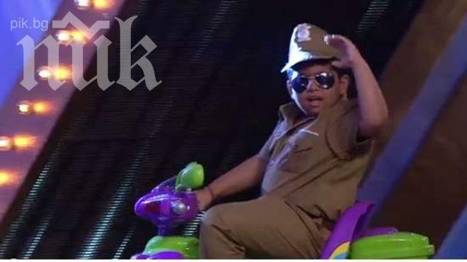 Индийче смая света с танц (видео)