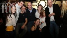 Срамота! Продават Бахаров, Куката и Джаро в комплект за 8 бона (снимки)
