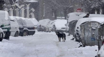 метеоролози снеговете продължават поне неделя опасност навявания поледици
