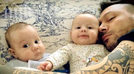 близнаците лео двойници татко снимка