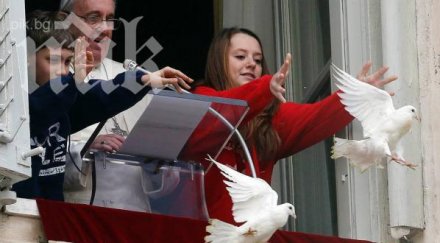 екоактивисти написаха молба папата пуска повече бели гълъби мира