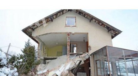 кошмар къща симеоново рухна некадърни майстори сменяли дограмата снимки