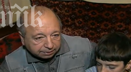 баща шие обувките децата ходят училище