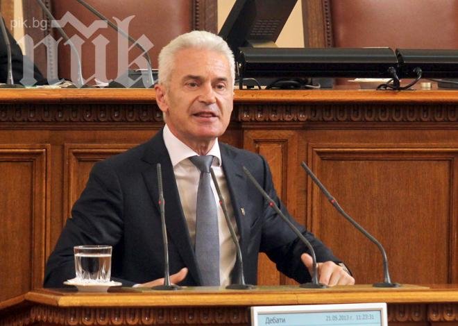 Сидеров: Искат да ме вкарат в интрига с новия вот на недоверие