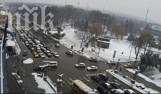 Мощно задръстване на „Цариградско шосе“