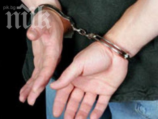Арестуваха за подкуп пиян шофьор без книжка и с фалшиво име