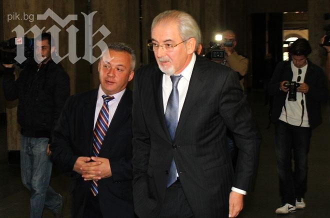 Местан: Борисов май иска да пусне Цветанов по бобслея