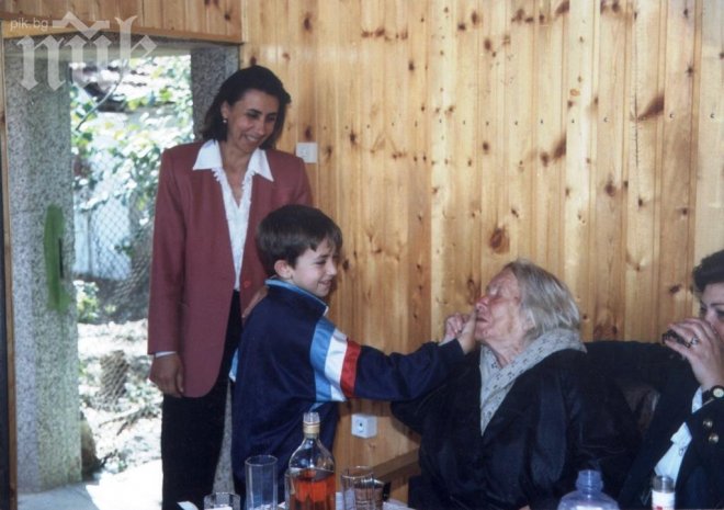 Грозен скандал! Роднини на Ванга се хванаха за гушата кога е рожденият й ден! 