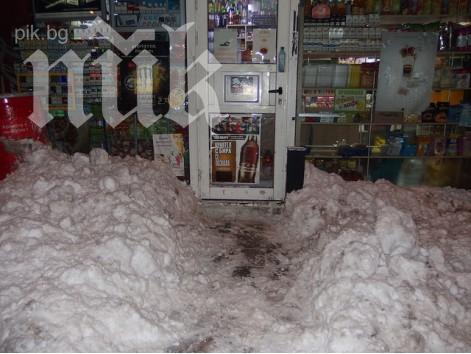 Снежен ужас застигна варненец! Затрупа го снегорин! (снимки)