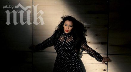 родна чалга певица запя албански