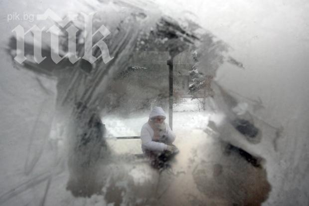 Термометрите удариха минус 18 градуса в Разград, в Ахтопол падаха снежни зърна