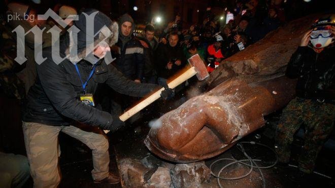 Украйна на прага на гражданска война! Пускат огнехвъргачки срещу протестиращите 