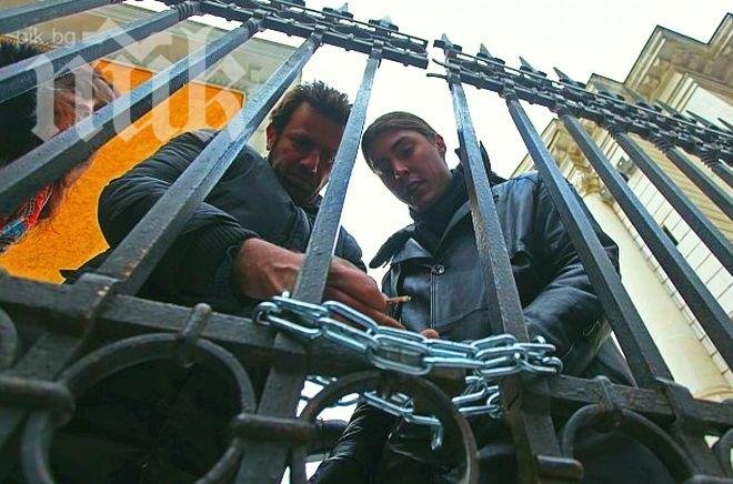 Окупаторите на Софийския университет завеждат жалба срещу ректора