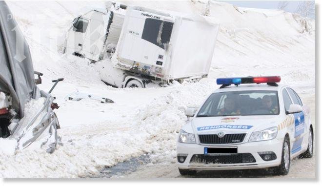 Снежен апокалипсис в Словения – времето е опасно за живота, обявен е червен код