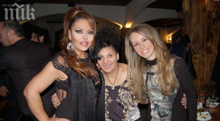 ивана опипва голи мъжаги юбилей снимки