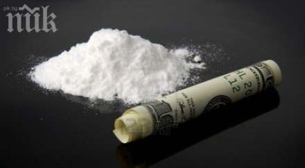 испанската полиция залови тон кокаин плуващи раници