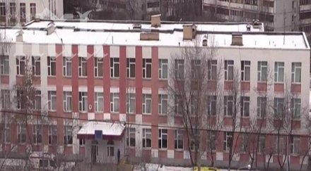 полицай ранен похитителя московското училище бори живота