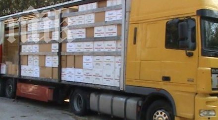 контрабандист ченге тайно внасят 150 бокса цигари ден