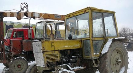 откриха оръжие боеприпаси трактор