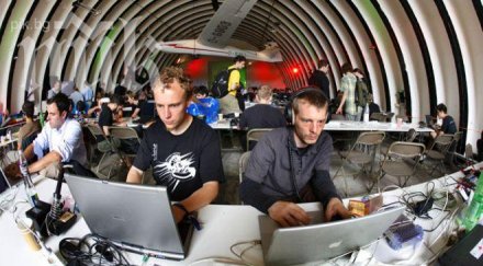 хакери източна европа откраднаха личните данни милиона германци