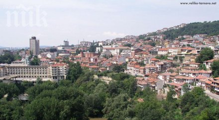 ученици спасяват старите къщи търново