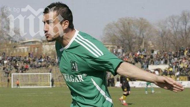 ЦСКА прибира Иван Стоянов без пари, мълчи за Венци Христов