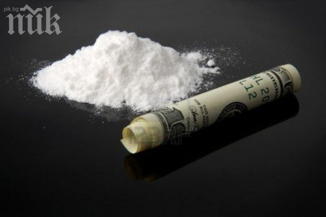 Испанската полиция залови тон кокаин в плуващи раници