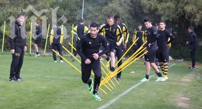Ботев тренира на пълни обороти в Кипър