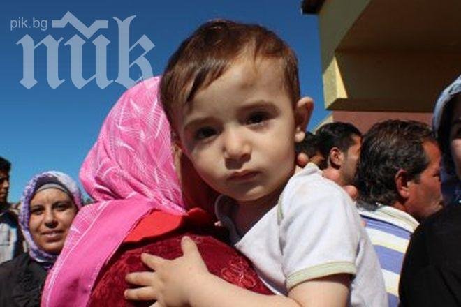 Армията ще храни 4100 имигранти в следващите два месеца