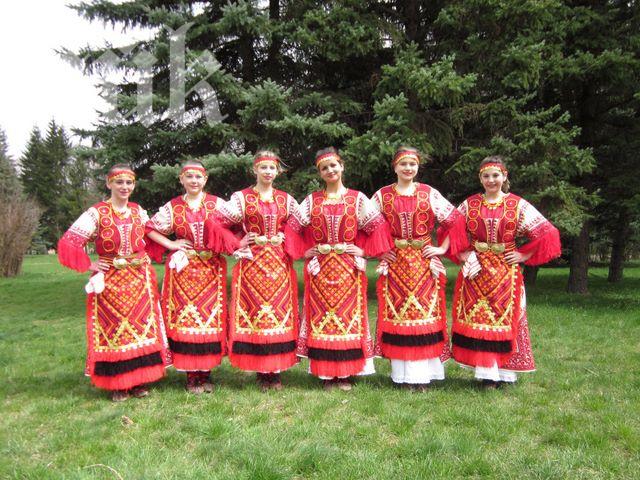 Перничани популяризират българския фолклор в Англия