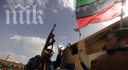 въоръжени мъже щурмуваха главния щаб либийската армия